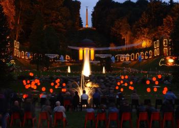 Das Amphitheater in Kleve erstrahlt anlässlich des Lichterfestes in stimmungsvollem Ambiente.