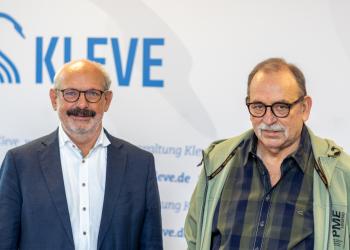 Bürgermeister und Schirmherr Wolfgang Gebing mit Kassenwart Rainer Flücken