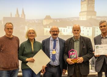 Der Arbeitskreis "Kermisdahl-Wetering" mit Bürgermeister Gebing bei der Preisverleihung des 5. Heimat-Preises