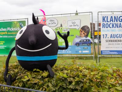 Neuerdings machen auch großflächige Plakatwerbungen auf das KleveMobil aufmerksam.