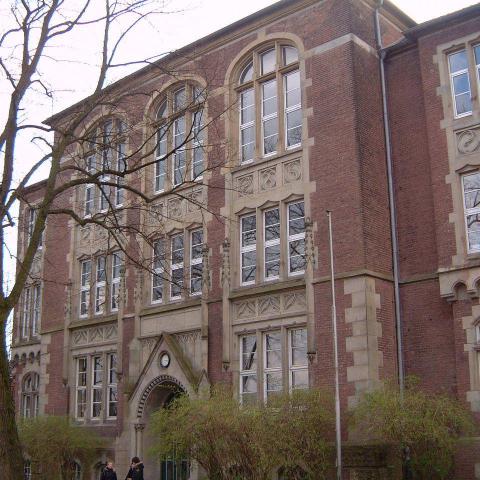 Eingangsportal des Freiherr-vom-Stein-Gymnasium