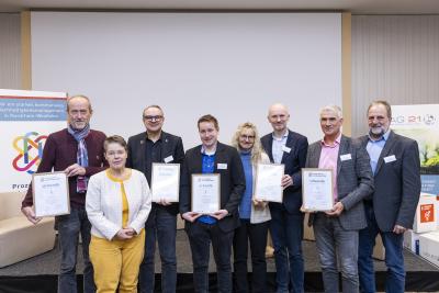 Gruppenbild Urkundenverleihung Dortmund Prozesskette Nachhaltigkeit