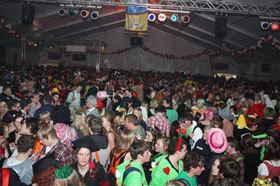 Karneval im Warsteiner Festzelt